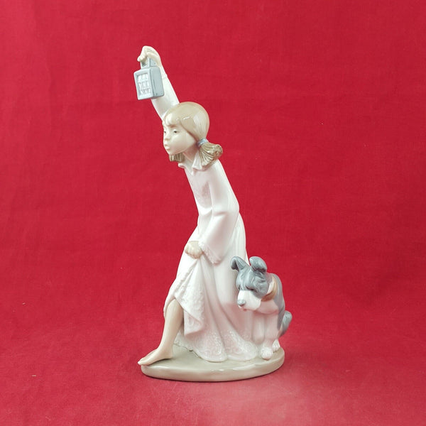 Lladro Nao Figurine Who Is There Girl With Dog & Lantern - 8675 L/N
