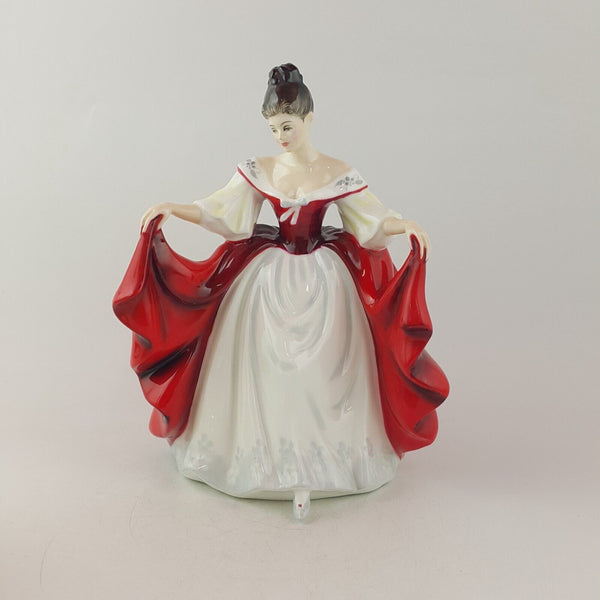 Royal Doulton Figurine HN2265 Sara - 8696 RD