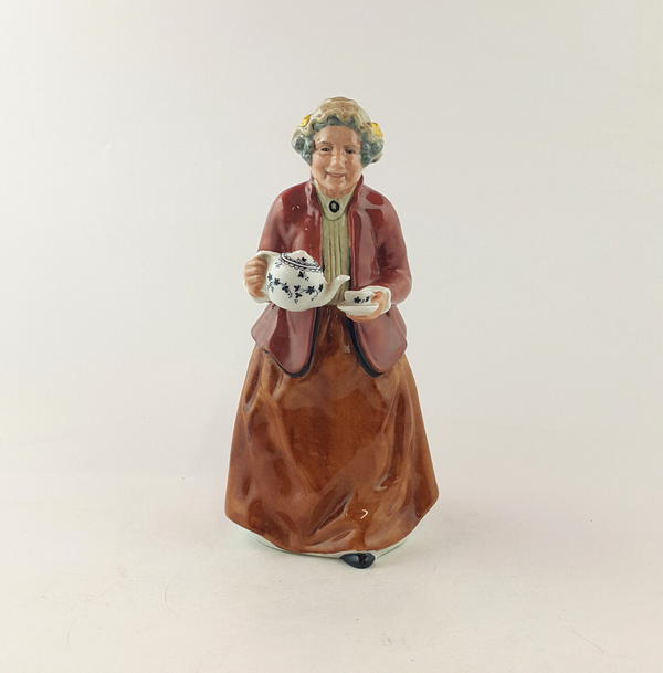 Royal Doulton Figurine - Teatime HN2255 - RD 3142