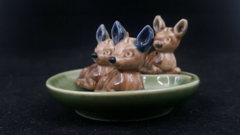 Wade Whimsies Fawns, 1 in Tray & 2 Separate