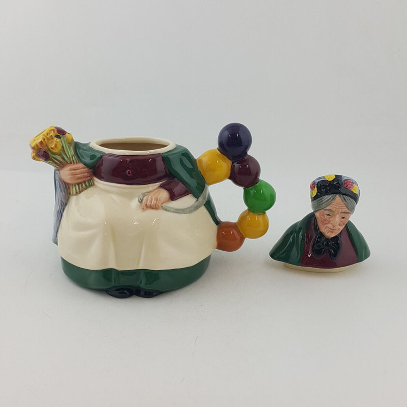 Royal Doulton Teapot - Old Balloon Seller D6855 – RD 1528