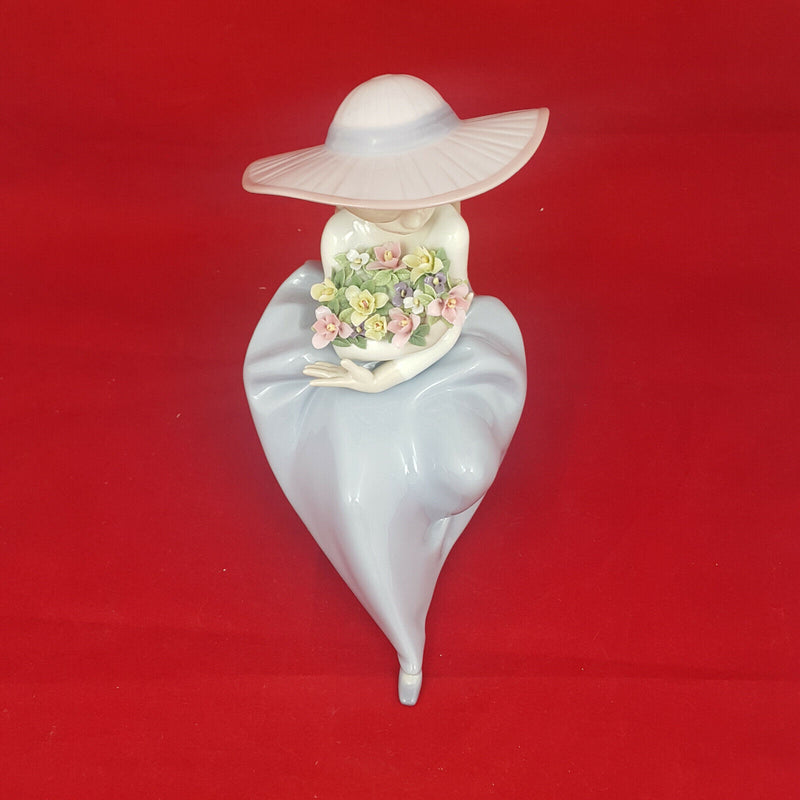 Lladro Fragrant Bouquet 5862 (Boxed)