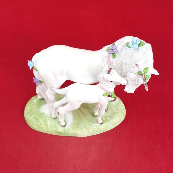 Princeton Gallery Porcelain Unicorns - Love's Devotion - OP 2164