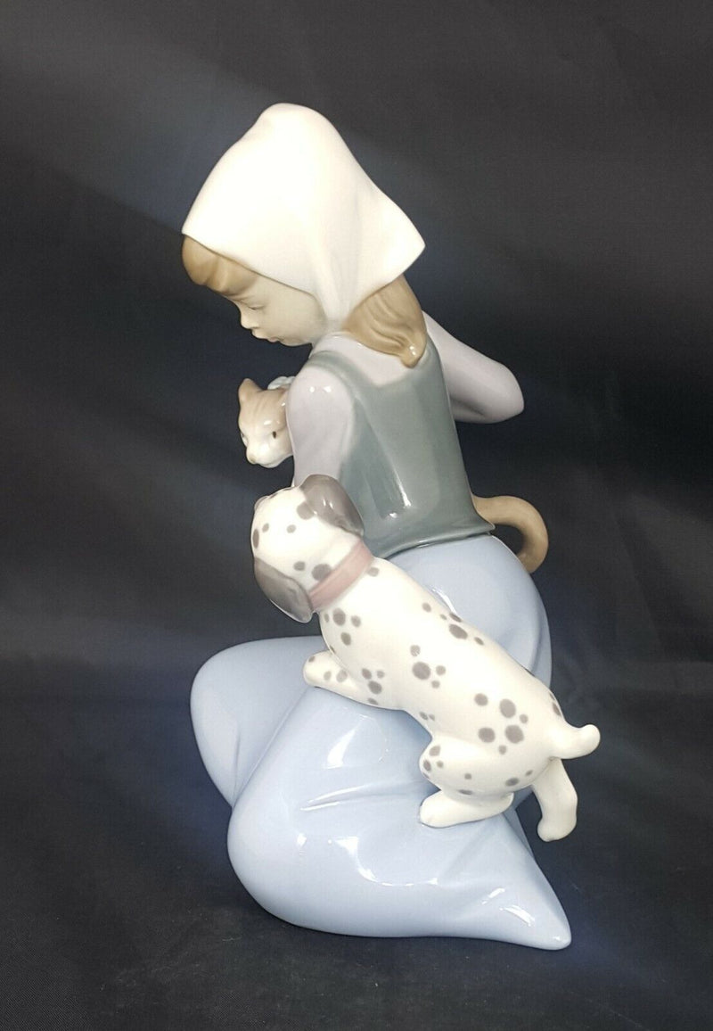 Lladro Figurine 5032 Little Friskies - Girl with Cat and Dog