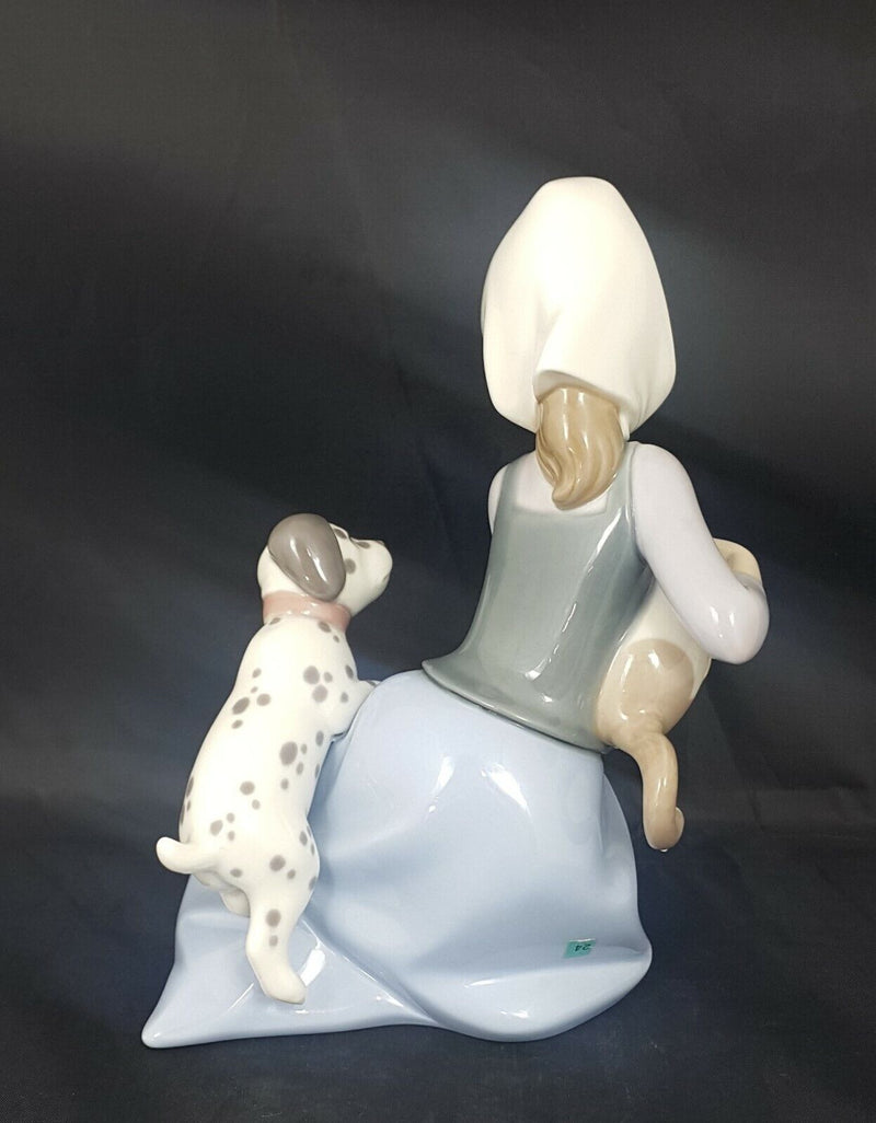 Lladro Figurine 5032 Little Friskies - Girl with Cat and Dog