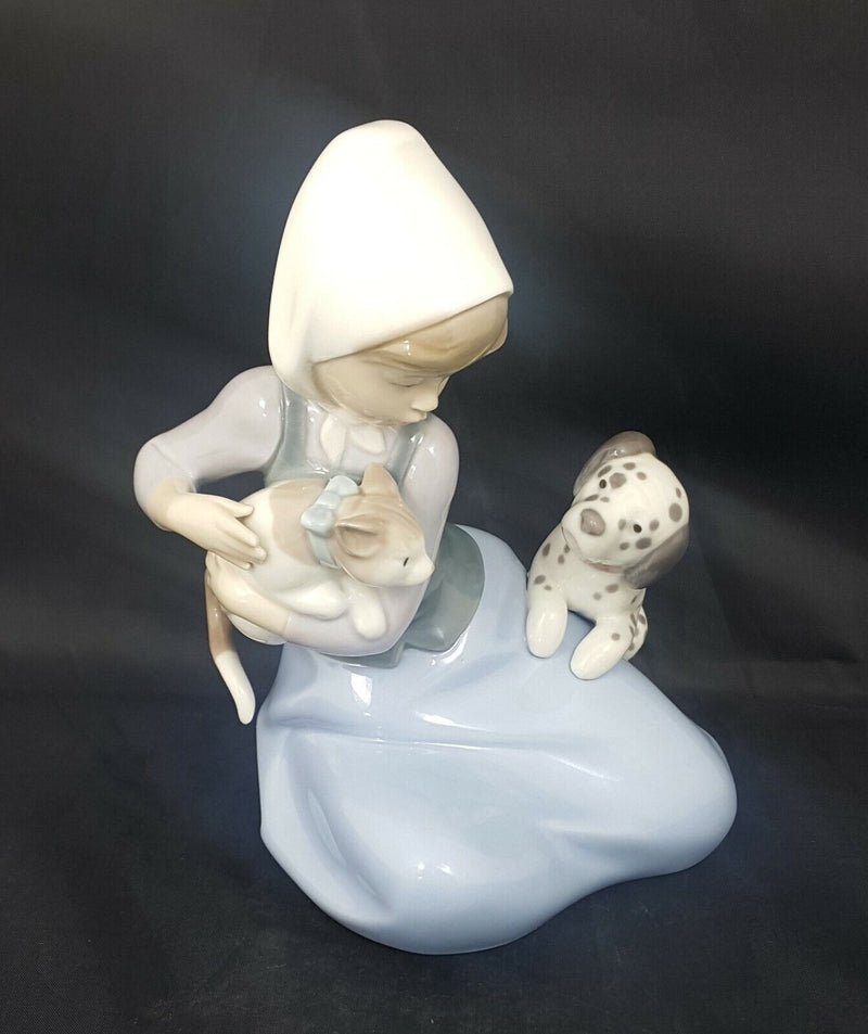 Lladro Figurine 5032 Little Friskies - Girl with Cat and Dog