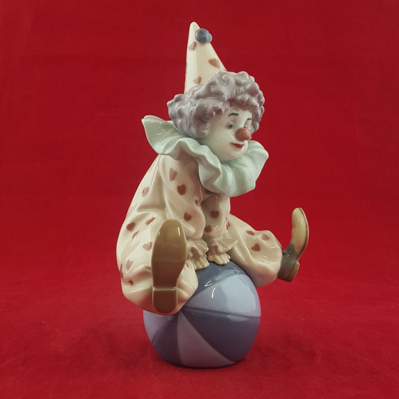 Lladro - Having A Ball Clown 5813 - L/N 1355