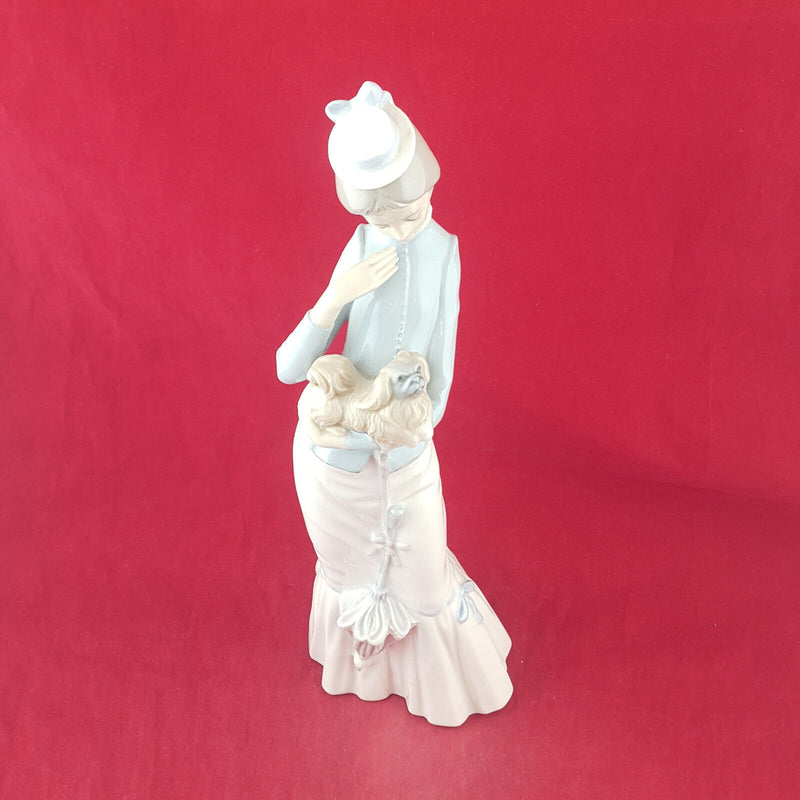 Lladro - A Walk With The Dog 4893 (neck restored) - L/N 2362