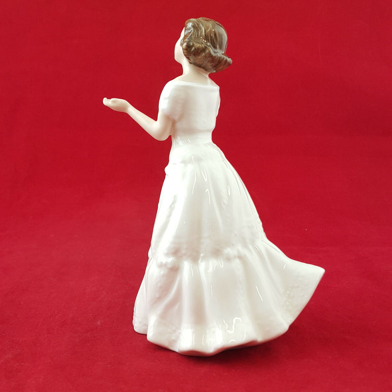 Royal Doulton Figurine - Welcome HN3764 – RD 963