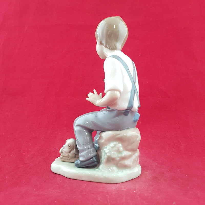 Nao By Lladro - Homesick Friend / Boy With Dog 1079 - L/N 2483