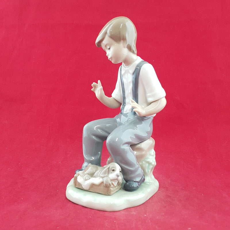 Nao By Lladro - Homesick Friend / Boy With Dog 1079 - L/N 2483