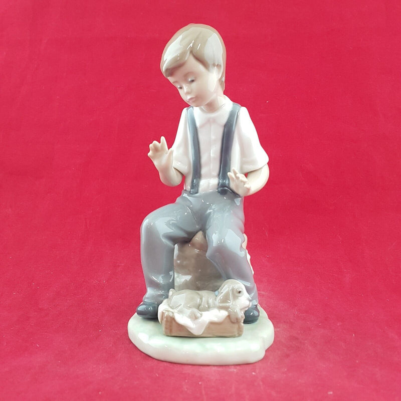 Nao By Lladro - Homesick Friend / Boy With Dog 1079 - L/N 2483