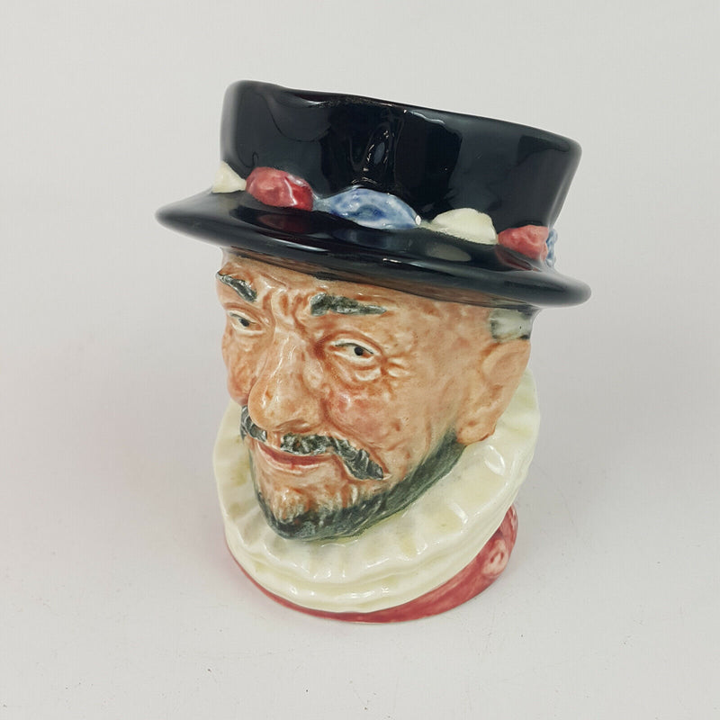 Royal Doulton Character Jug Small - Beefeater GR D6233 – RD 662