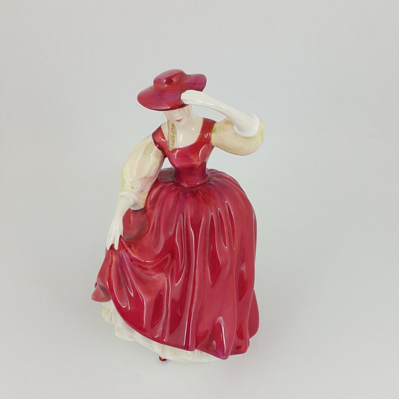 Royal Doulton Figurine HN2399 - Buttercup - 5740 RD