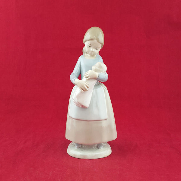 Lladro Nao - Girl Holding Baby Doll - L/N 1422