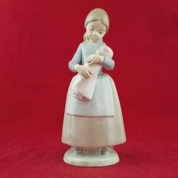 Lladro Nao - Girl Holding Baby Doll - L/N 1422