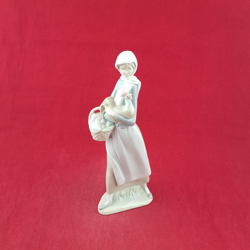 Lladro Figurine 4591 - Girl with Rooster and Basket - 7230 L/N