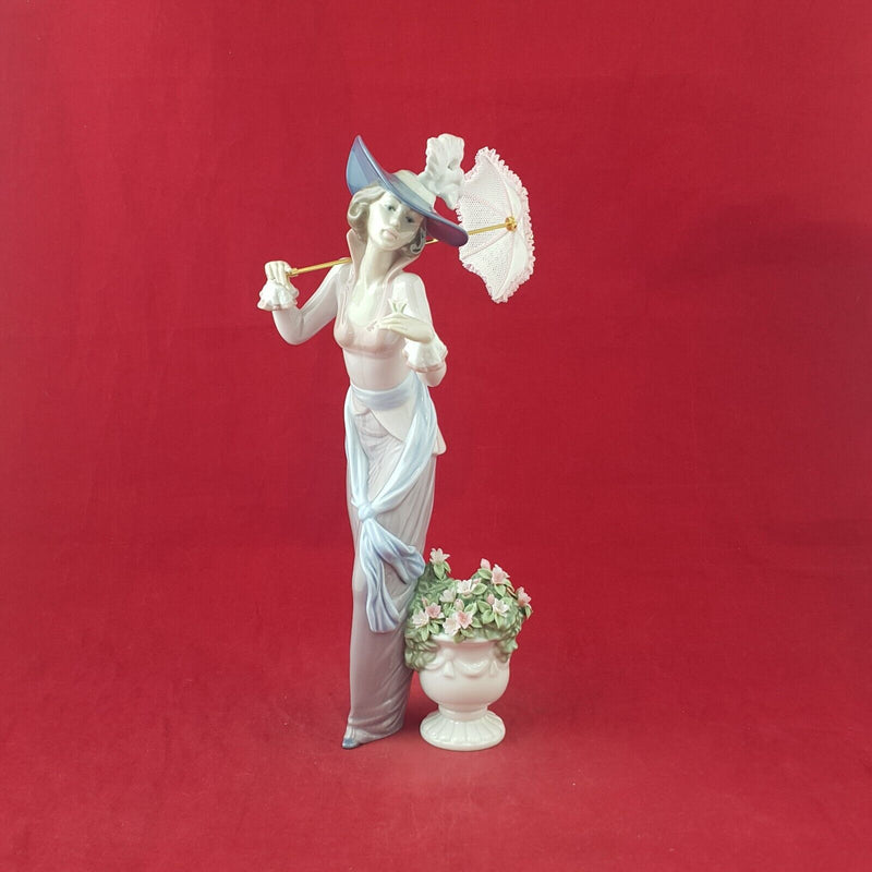 Lladro Porcelain Figurine 6279 Flowers of Paris - 8048 L/N