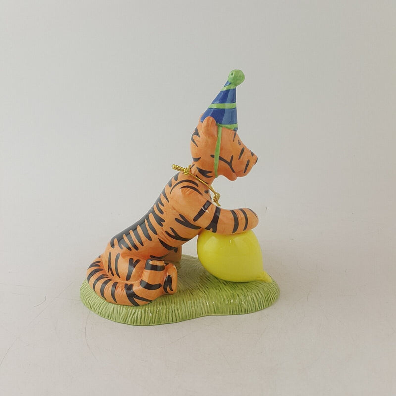 Royal Doulton Winnie The Pooh Tiggers Birthday Surprise WP65 - 8119 RD