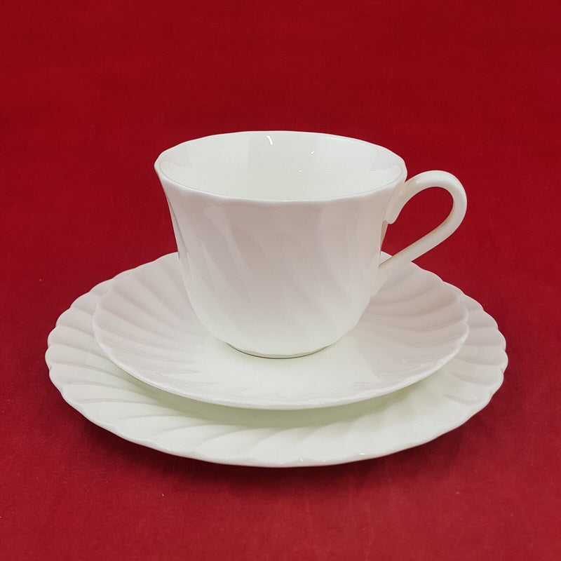 Wedgewood Bone China Candlelight Trio - 8176 WD