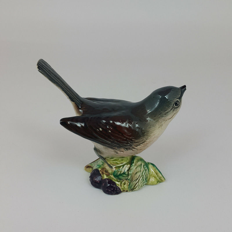 Beswick Bird - Whitethroat Model Number 2106 (chipped beak)