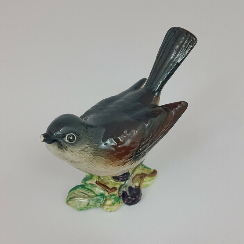 Beswick Bird - Whitethroat Model Number 2106 (chipped beak)