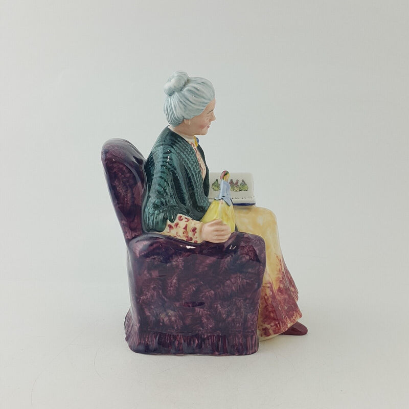 Royal Doulton Figurine HN2942 Prized Possession - 8451 RD