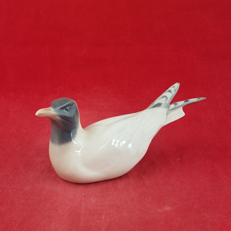 Royal Copenhagen Bird Bird Figurine 1468 Seagull lying as if in the Water - 7556