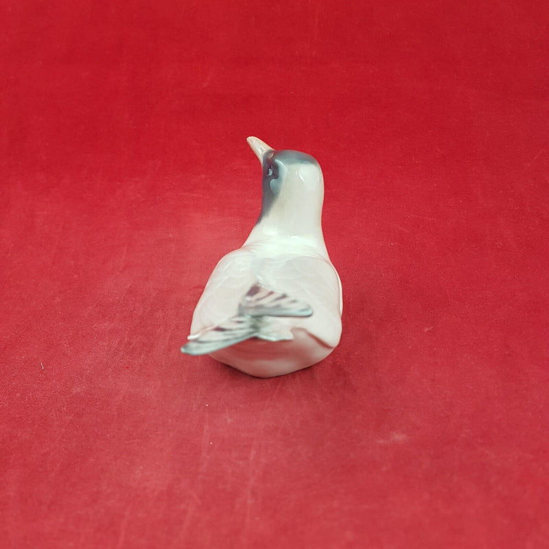 Royal Copenhagen Bird Bird Figurine 1468 Seagull lying as if in the Water - 7556