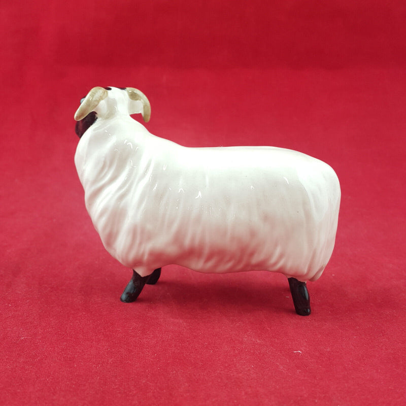 Beswick - Black Face Sheep / Ram 1765 - BSK 3208