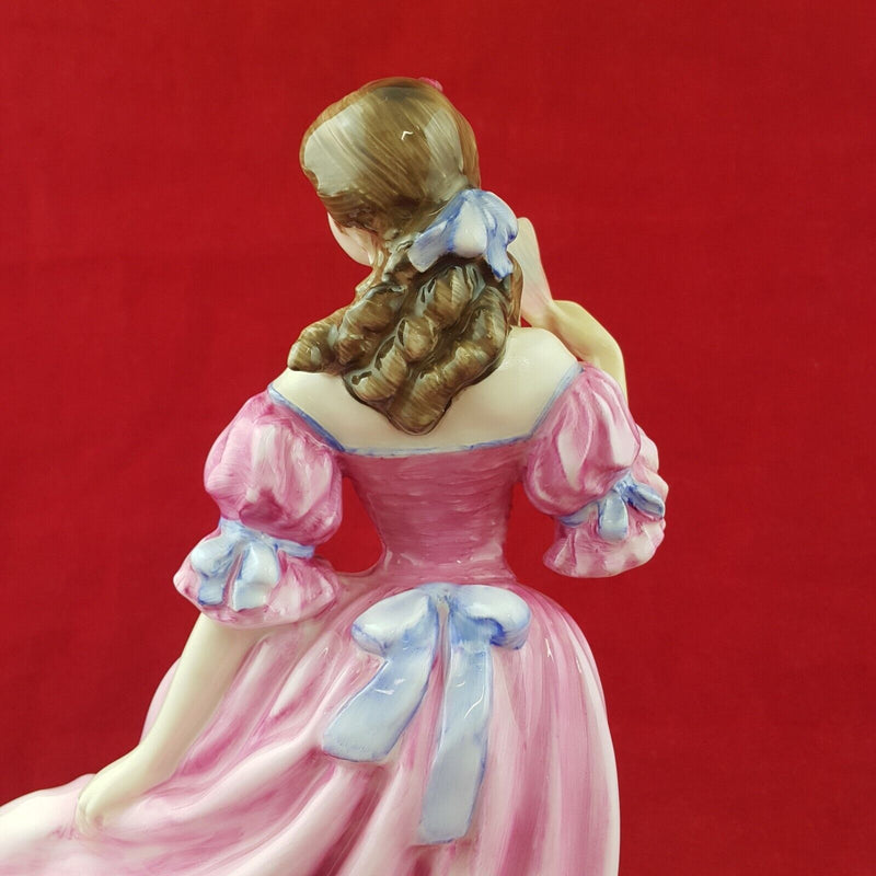 Royal Doulton Figurine HN3975 Lauren - 8622 RD