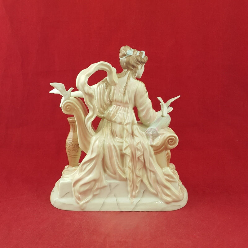 Wedgewood Porcelain The Classical Collection Captivation - 8641 WD