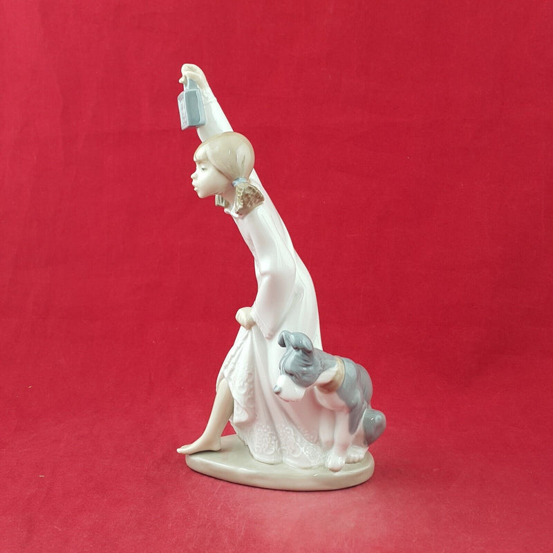 Lladro Nao Figurine Who Is There Girl With Dog & Lantern - 8675 L/N