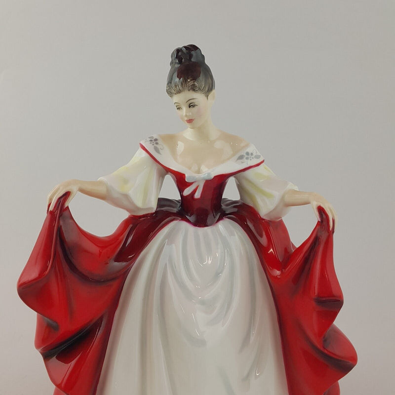 Royal Doulton Figurine HN2265 Sara - 8696 RD