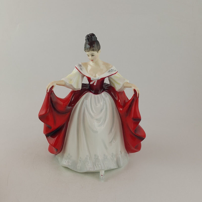 Royal Doulton Figurine HN2265 Sara - 8696 RD