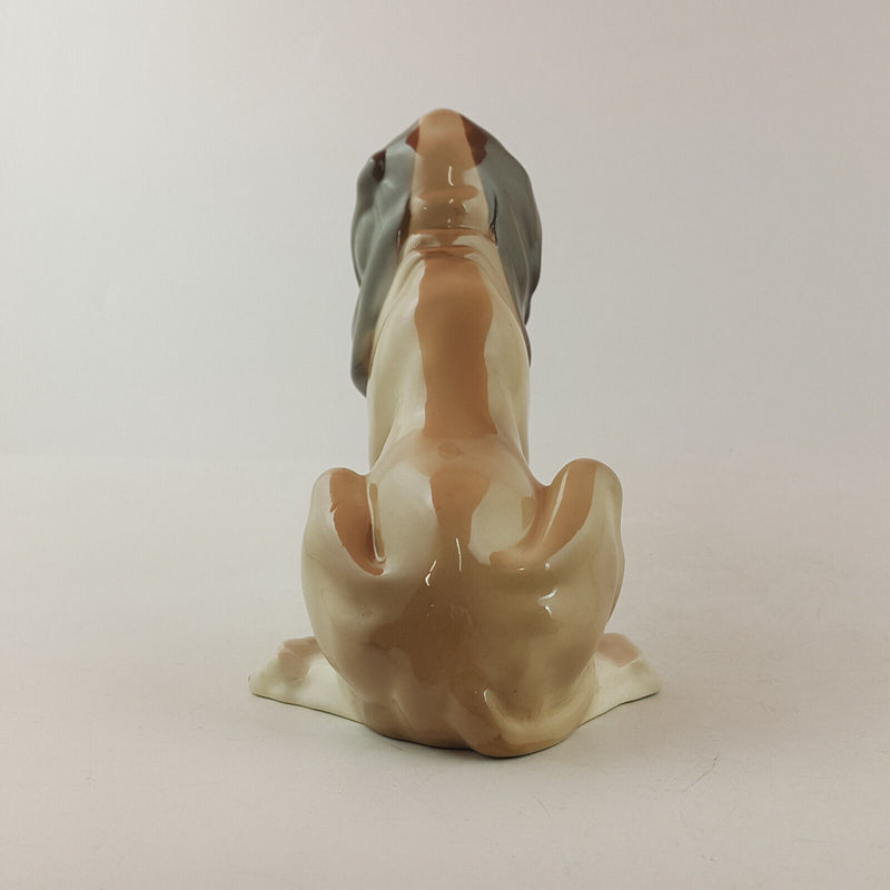 Szeiler Porcelain Dog - Bloodhound - OP 3331