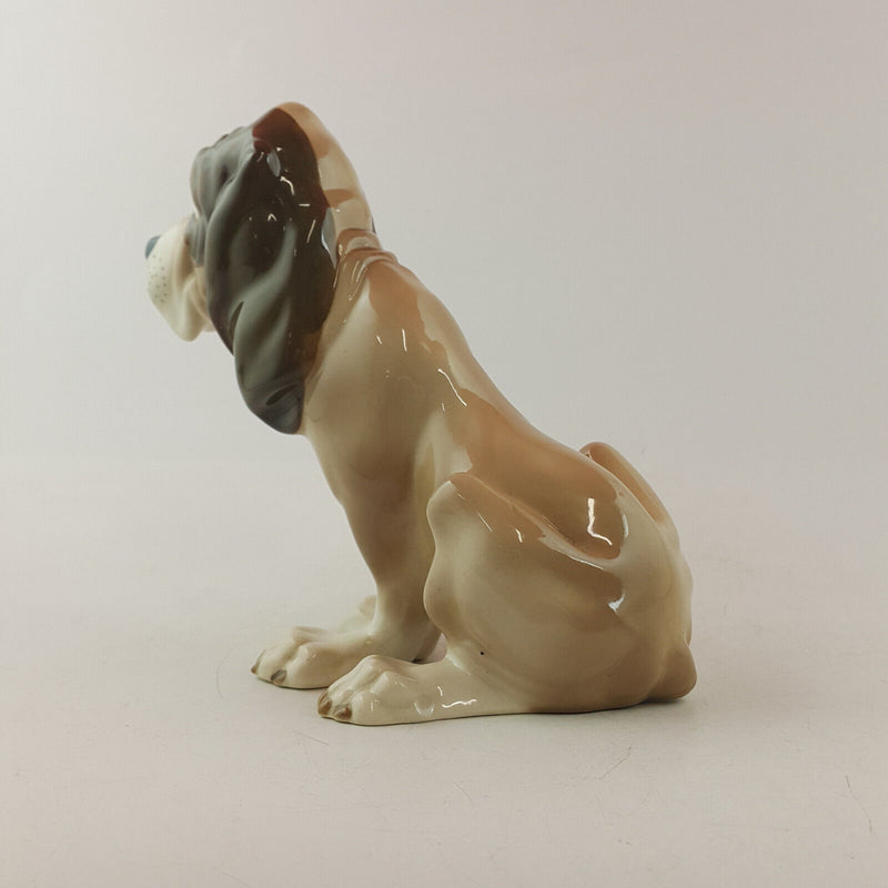 Szeiler Porcelain Dog - Bloodhound - OP 3331