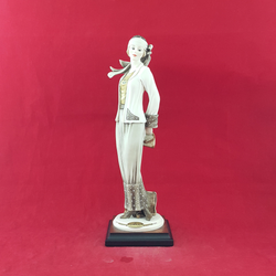 Giuseppe Armani Figurine - Florence Lady Colette 0433C (rare) - OP 2386