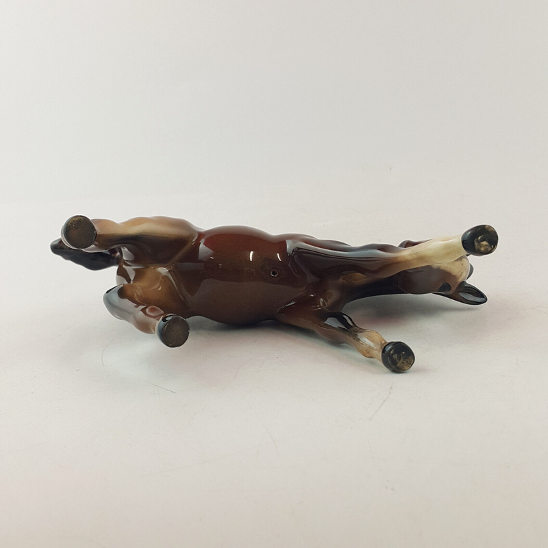 Beswick Horses - Large Foal Head Down 947 - BSK 3327