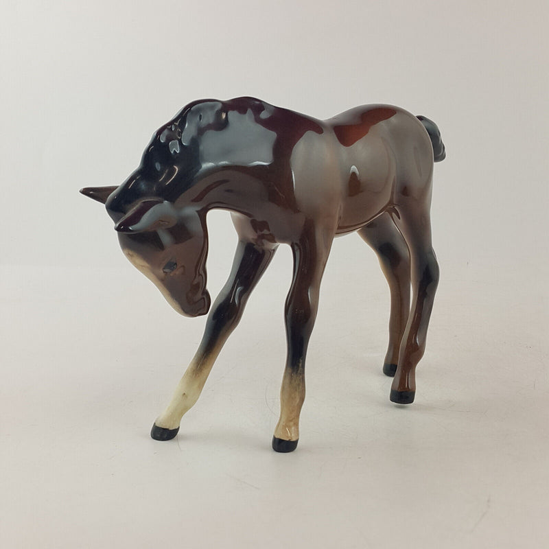 Beswick Horses - Large Foal Head Down 947 - BSK 3327