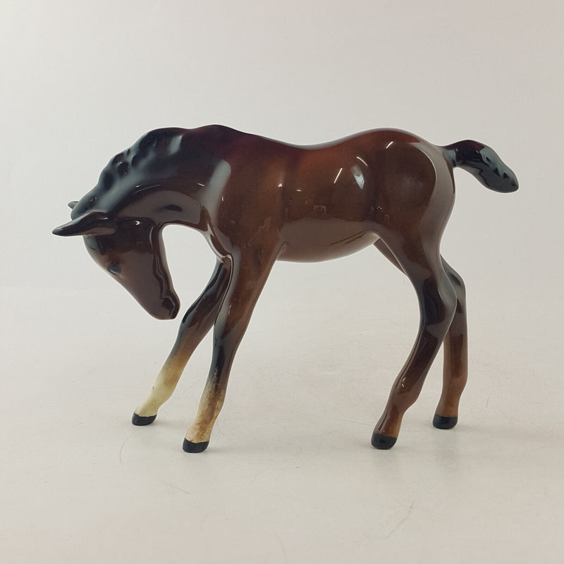 Beswick Horses - Large Foal Head Down 947 - BSK 3327