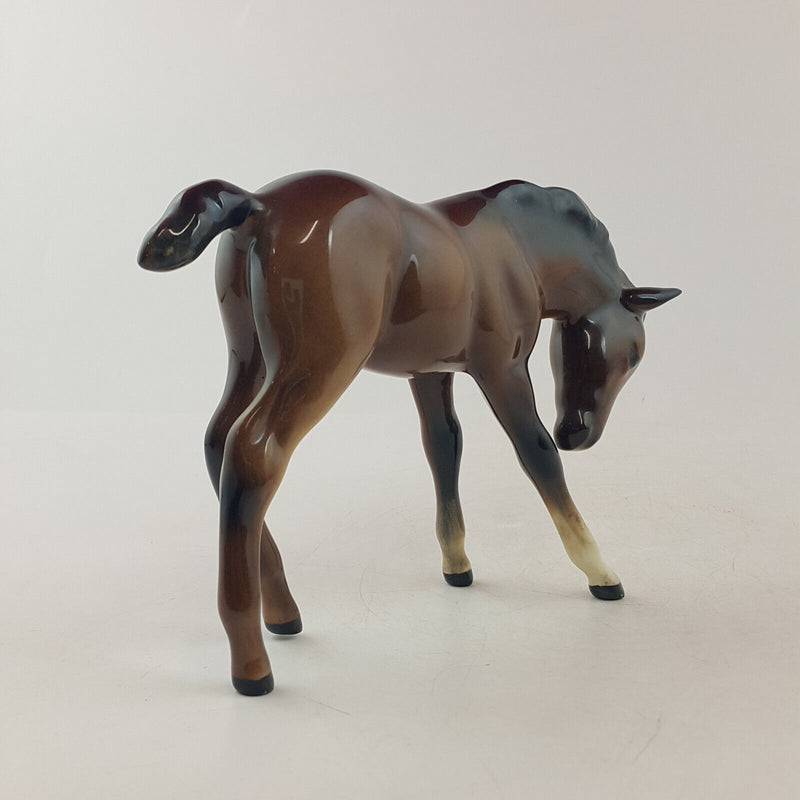 Beswick Horses - Large Foal Head Down 947 - BSK 3327