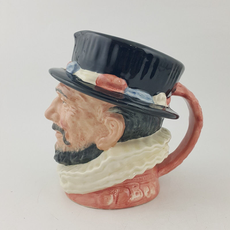 Royal Doulton Character Jug D6206 Beefeater - 8725 RD