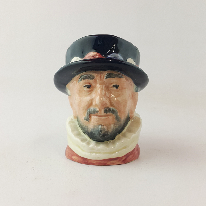 Royal Doulton Character Jug Mini - Beefeater D6251 – RD 2533