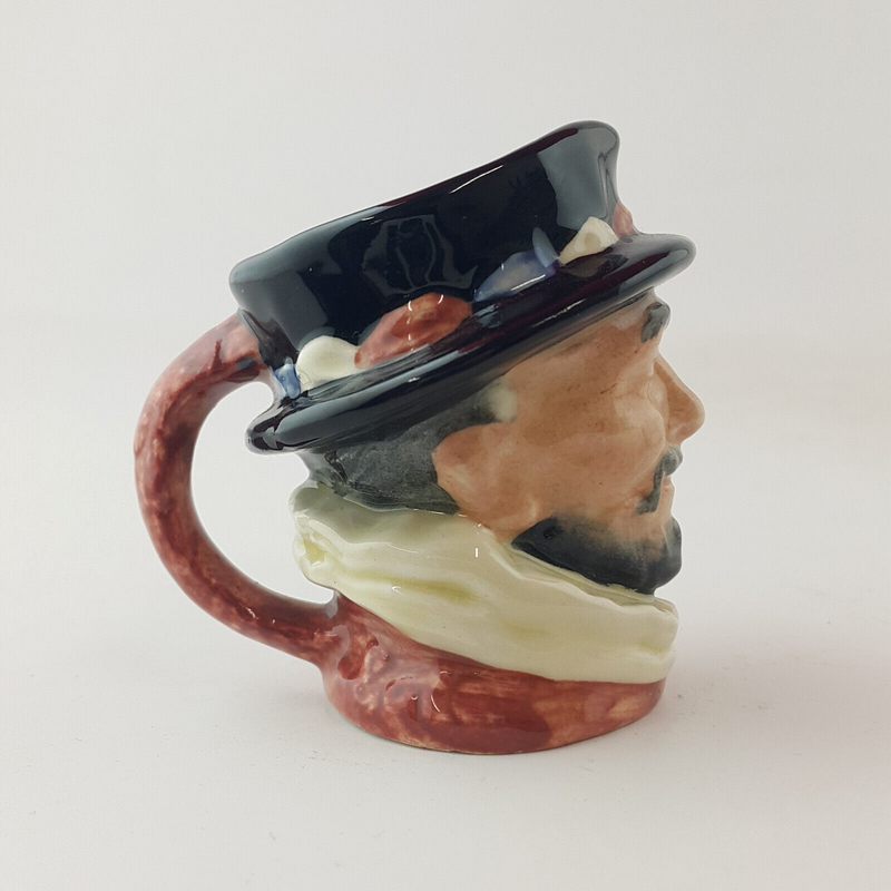 Royal Doulton Character Jug Mini - Beefeater D6251 – RD 2533