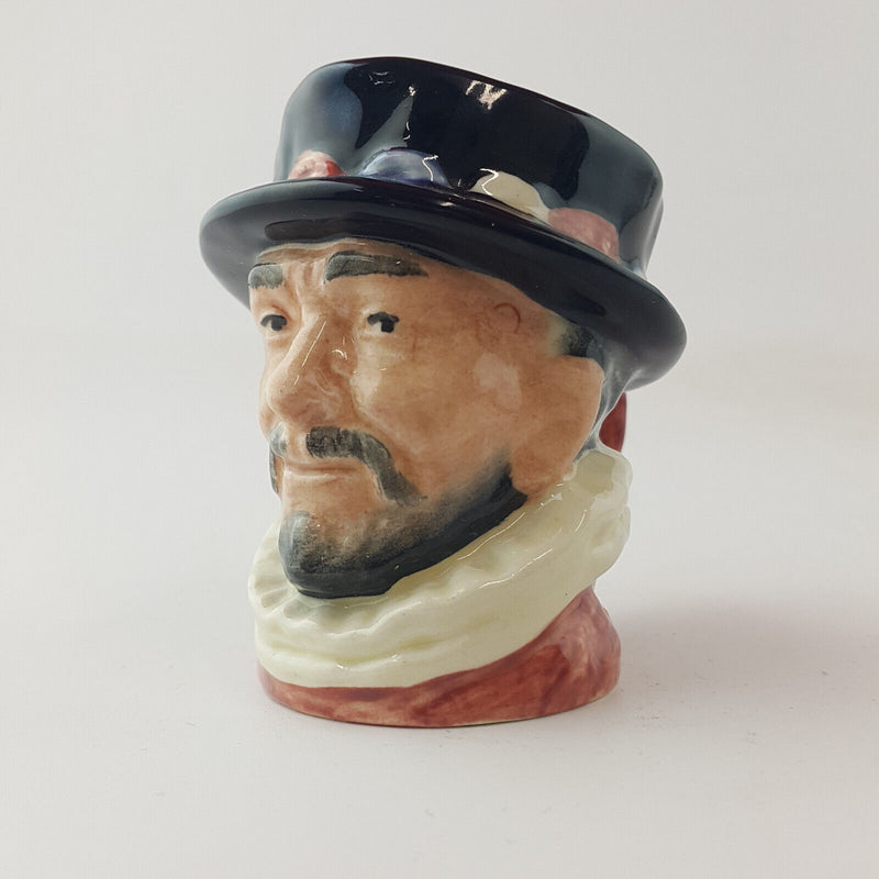 Royal Doulton Character Jug Mini - Beefeater D6251 – RD 2533