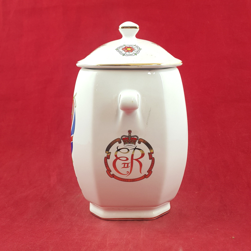 Ringtons - HM Queen Elizabeth II Tea Caddy Golden Jubilee 1952-2002 - OP 3350