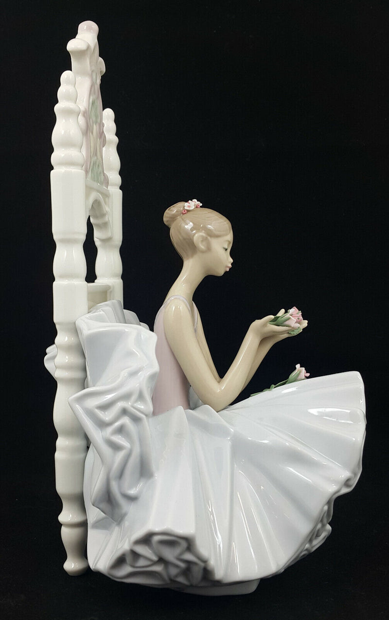 Lladro Figurine Posing Ballerina Model 6485