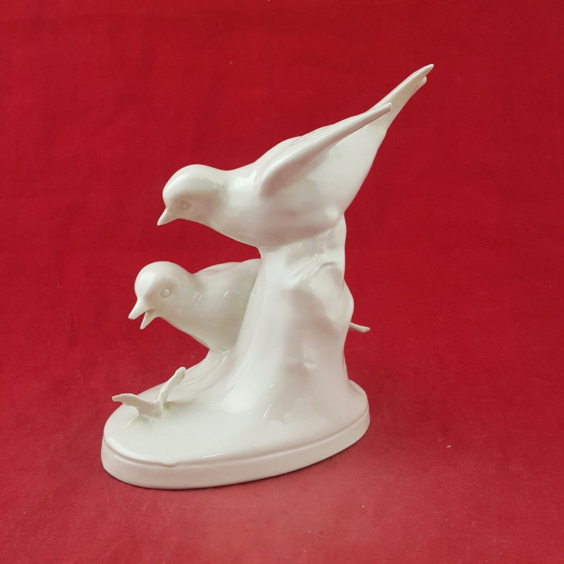 Wagner & Apel Porcelain Bird Figurine (Damaged) - 8788 O/A