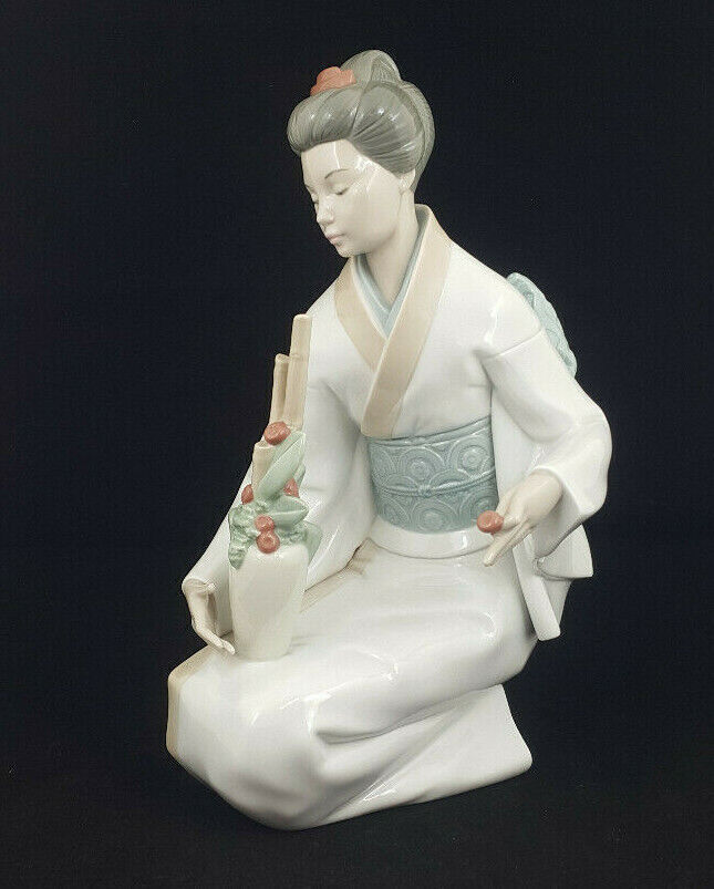 Lladro NAO Figurine Geisha Lady Model 1276